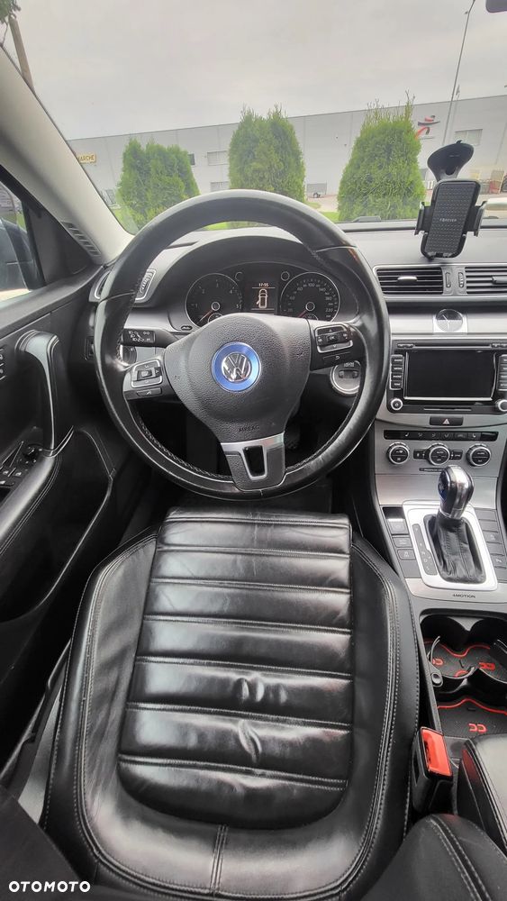 Volkswagen Passat 2.0 TDI Highline R-Style DSG - 18