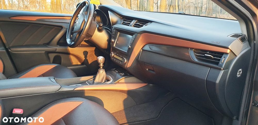 Toyota Avensis 1.8 Prestige - 10