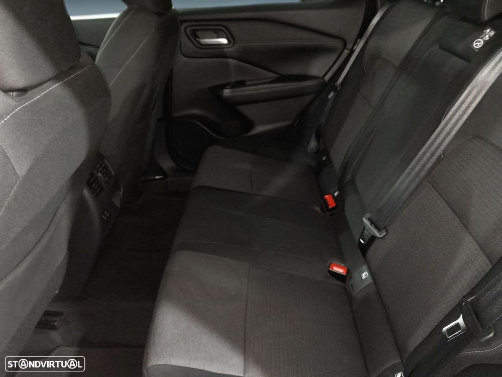 Nissan Qashqai 1.3 DIG-T N-Connecta LED Xtronic — fotografia 9
