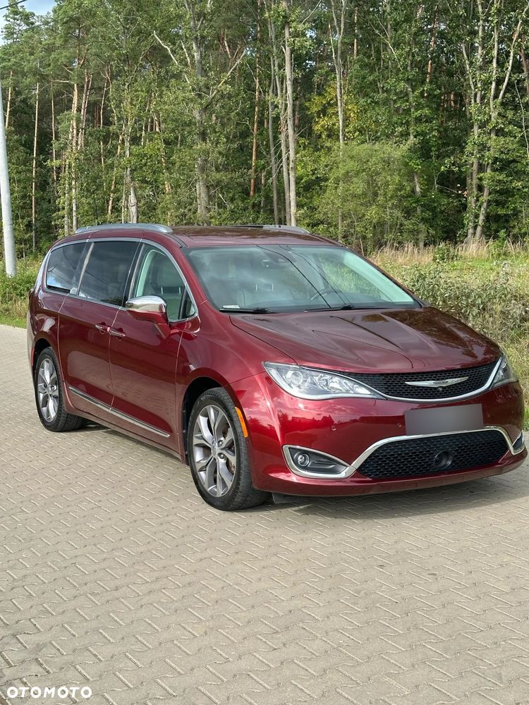 Chrysler Pacifica - 2