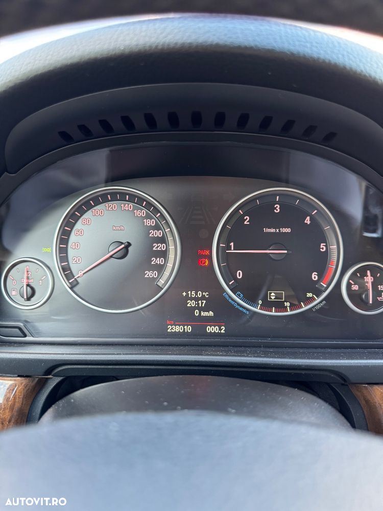 BMW Seria 5 520d EfficientDynamics Edition - 11