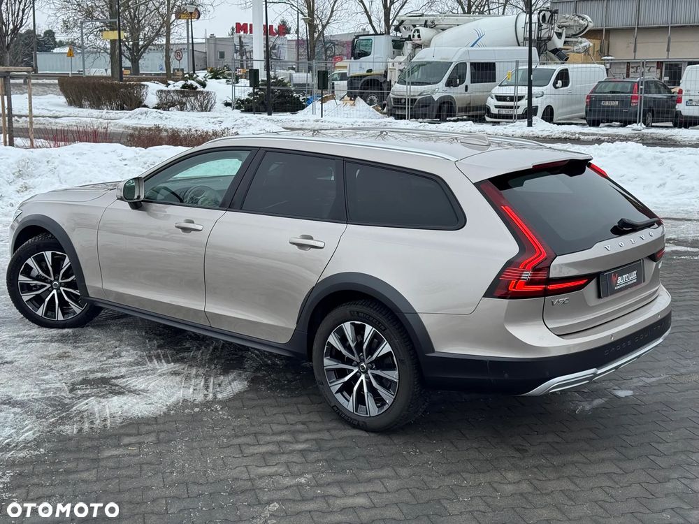Volvo V90 Cross Country B5 B AWD Ultimate - 4