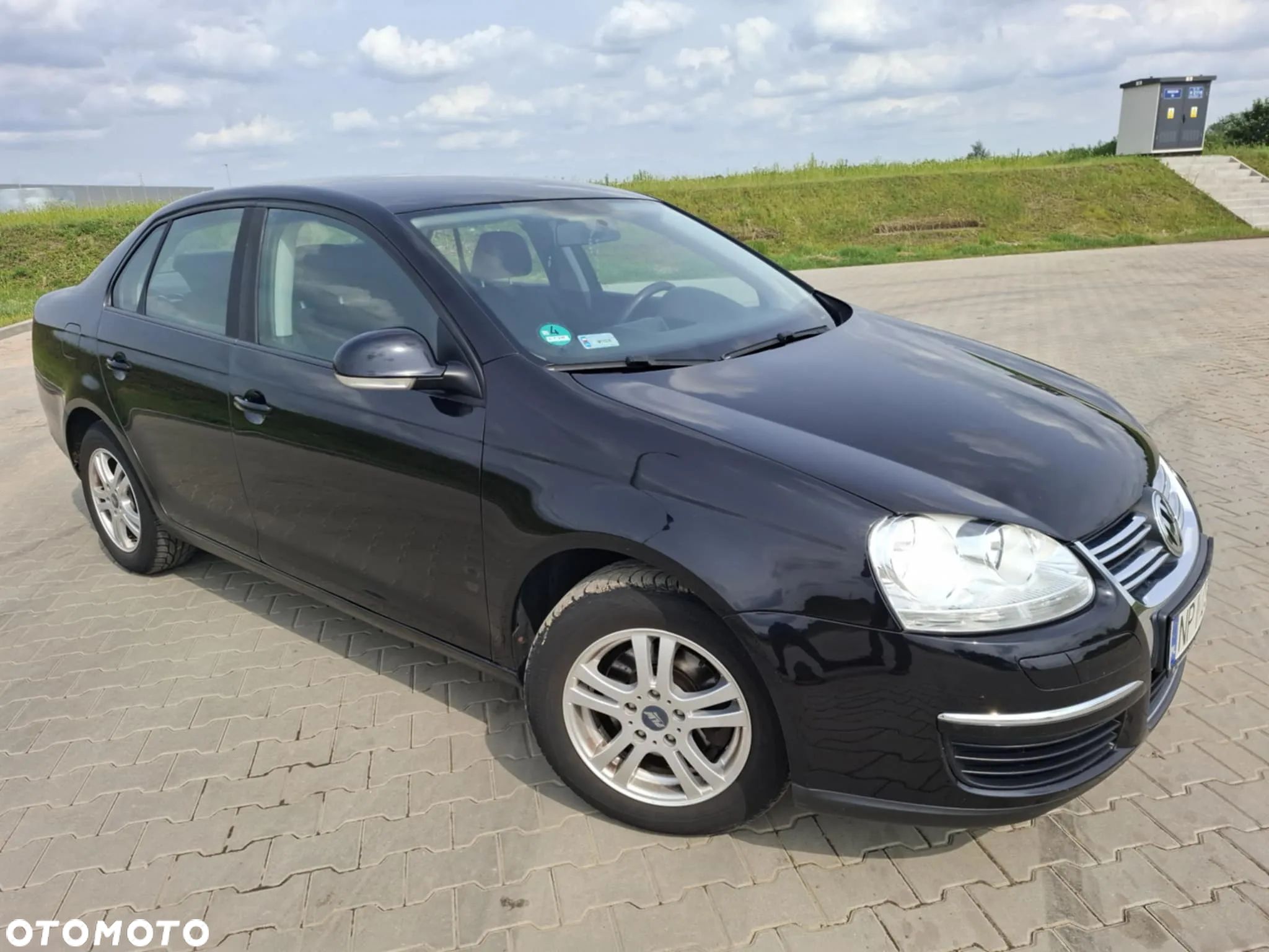 Volkswagen Jetta 1.6 Trendline - 1