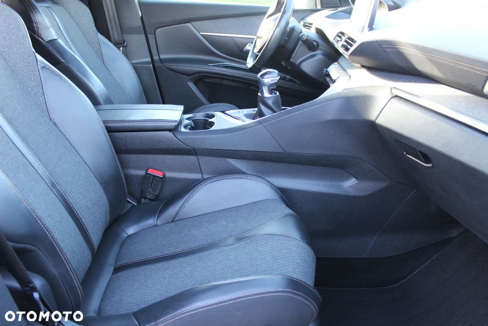 Peugeot 5008 2017