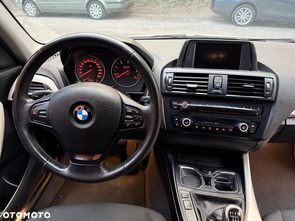BMW Seria 1 116d - 9