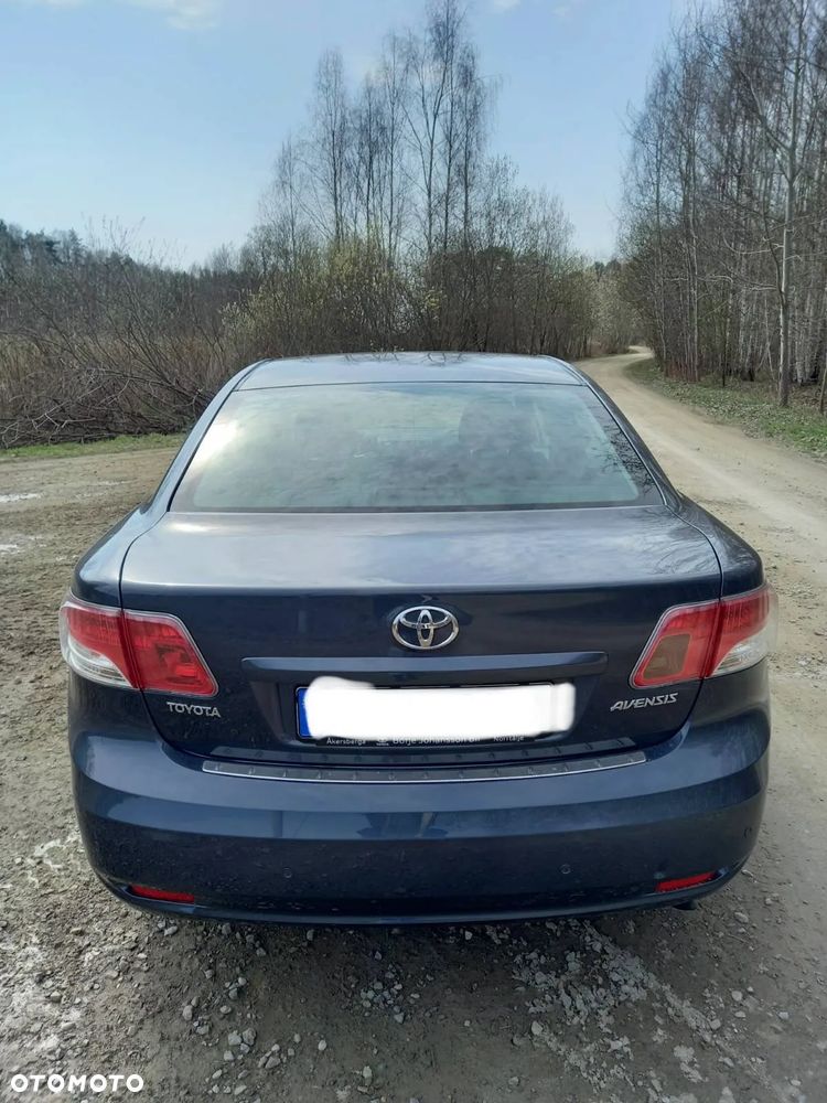 Toyota Avensis - 6