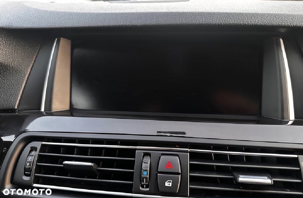 BMW Seria 5 520d xDrive - 21