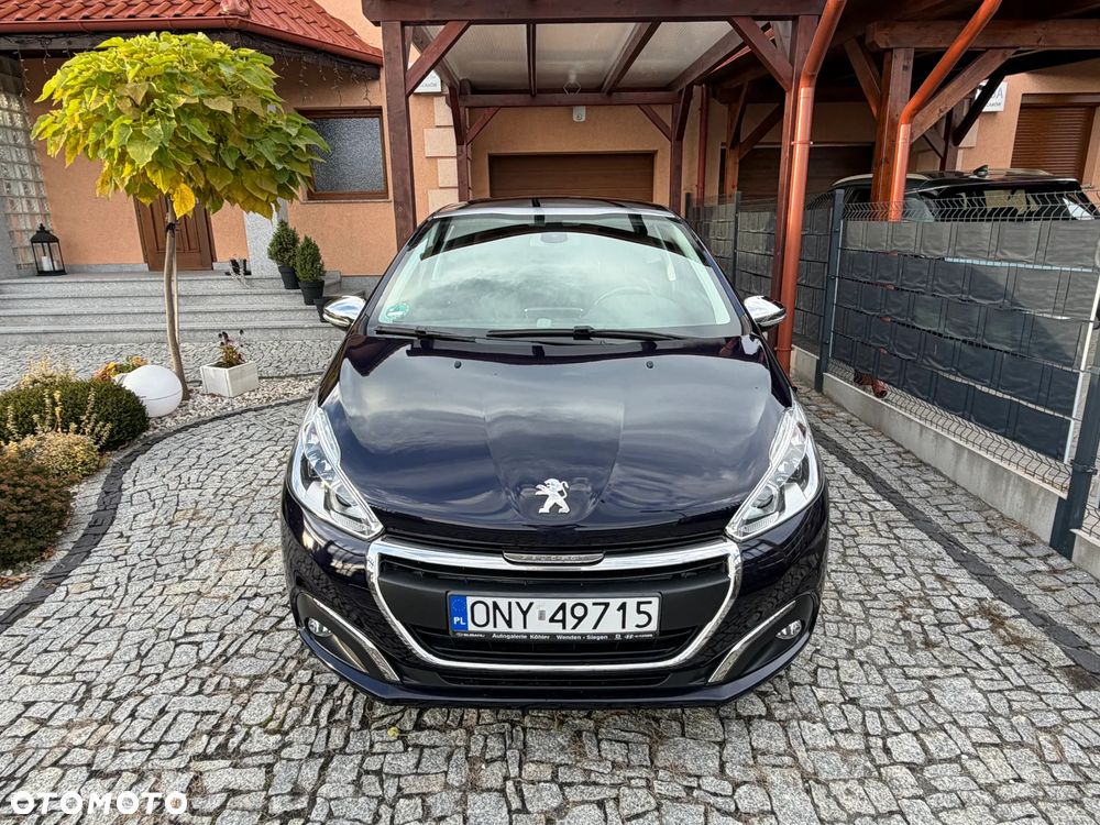 Peugeot 208 - 1