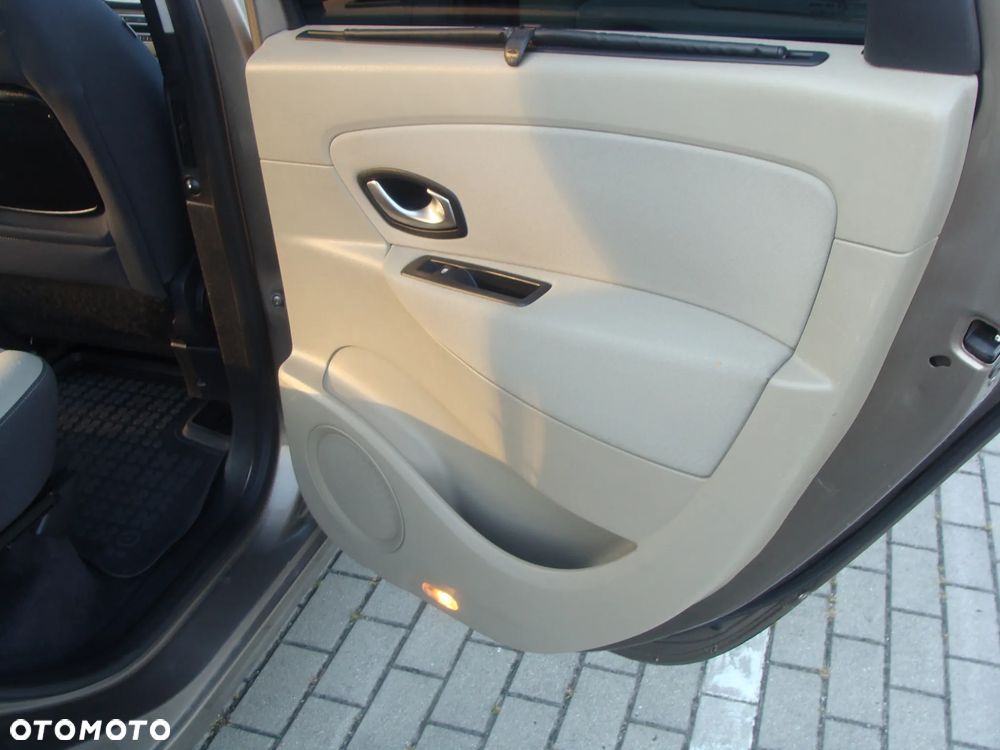 Renault Scenic 1.9 dCi Expression - 13