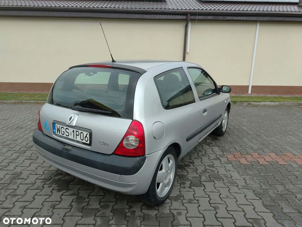 Renault Clio - 8
