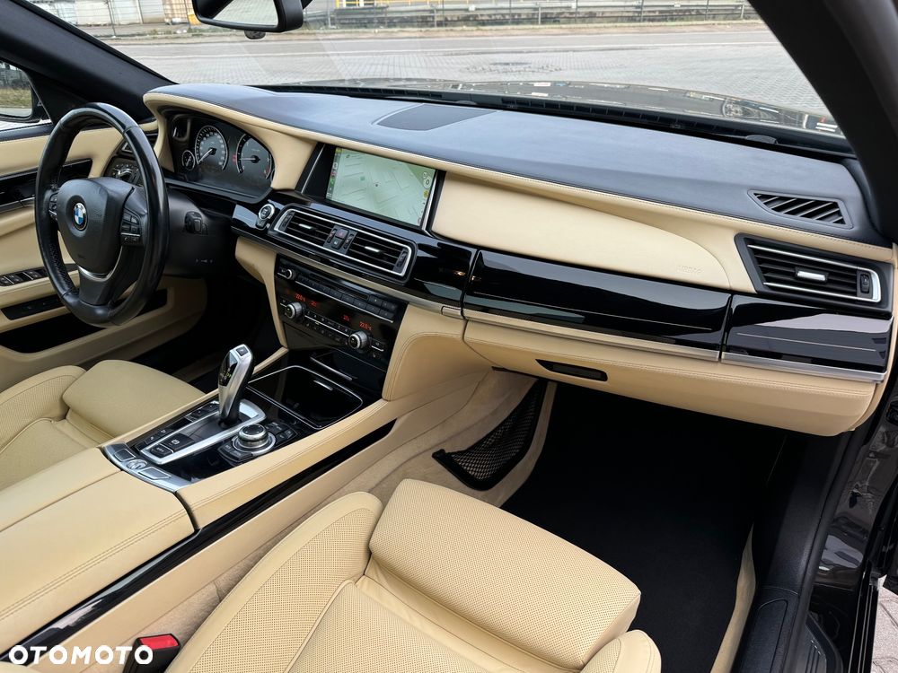 BMW Seria 7 740d xDrive - 13