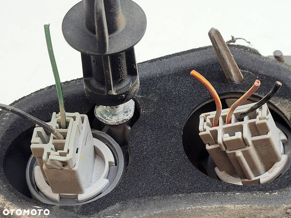 LAMPA TYŁ LEWA MAZDA 2 DY BIAŁA EUROPA 6M7113405AF - 7
