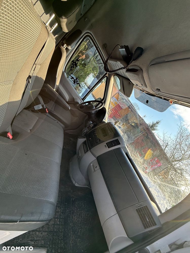 Mercedes-Benz Sprinter - 9