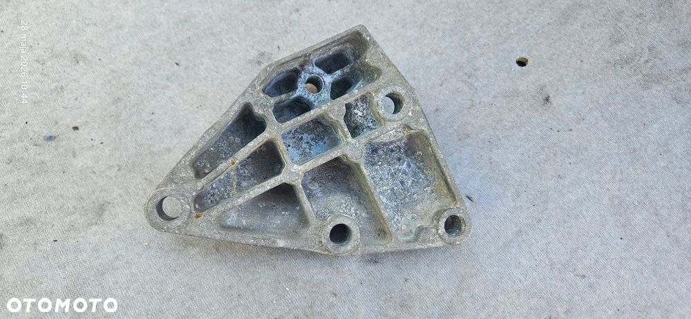 Łapa wspornik skrzyni Ford Mondeo Mk4 2,0 TDCI 6G91-7M125-MA - 2