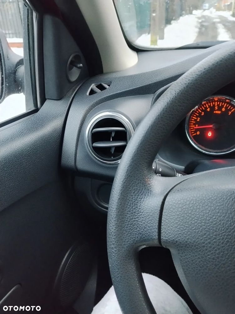 Dacia Sandero TCe 90 Celebration - 11