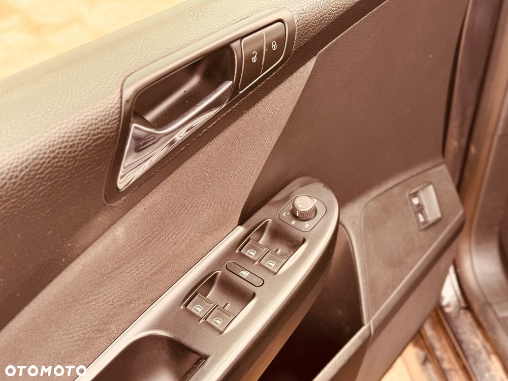 Volkswagen Passat - 24