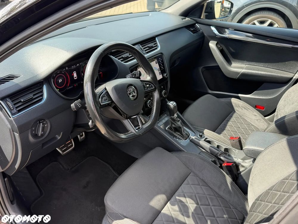 Skoda Octavia 2.0 TDI DSG RS - 13