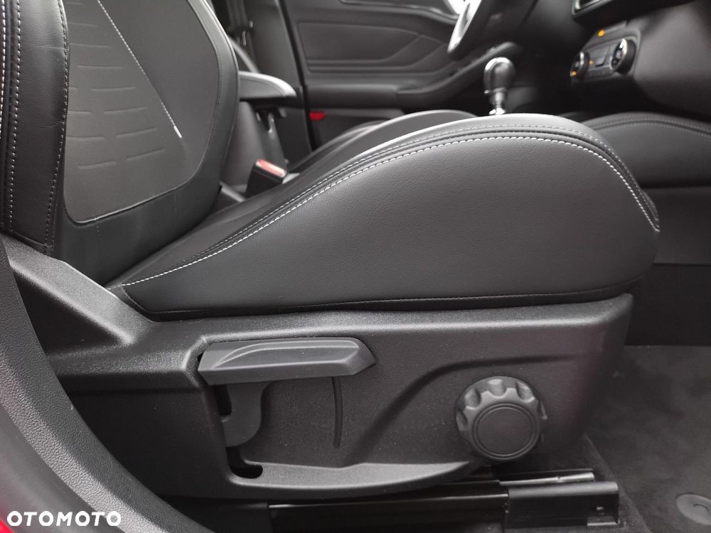 Ford Focus 2.0 EcoBlue ST - 30