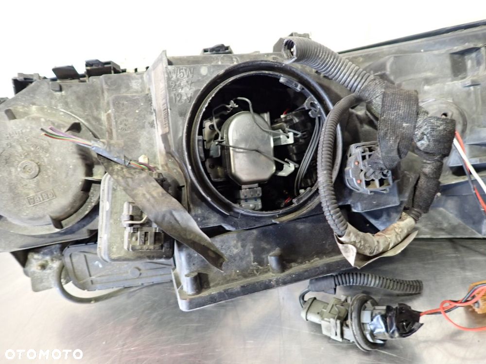LAMPA PRAWA PRZEDNIA VOLVO S60 - 4