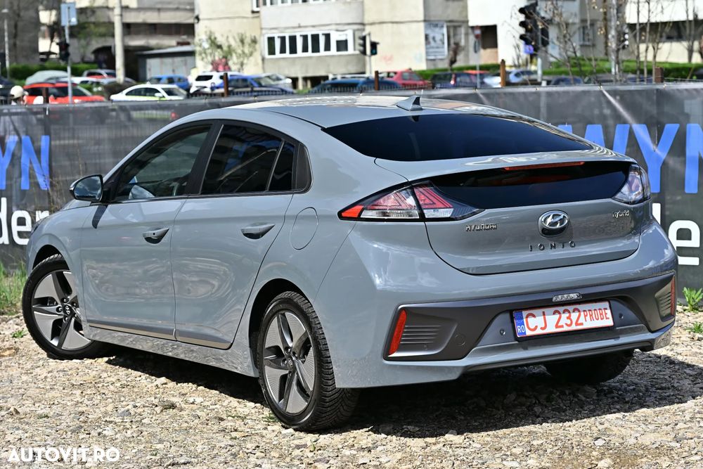 Hyundai IONIQ - 8