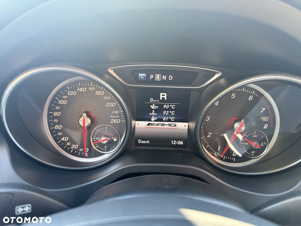 Mercedes-Benz CLA 250 7G-DCT Urban - 22