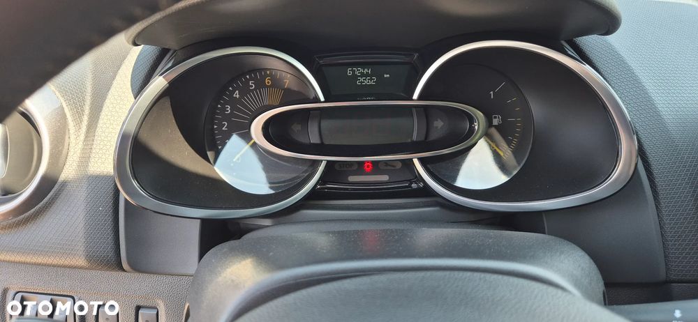 Renault Clio TCe 90 Limited - 12