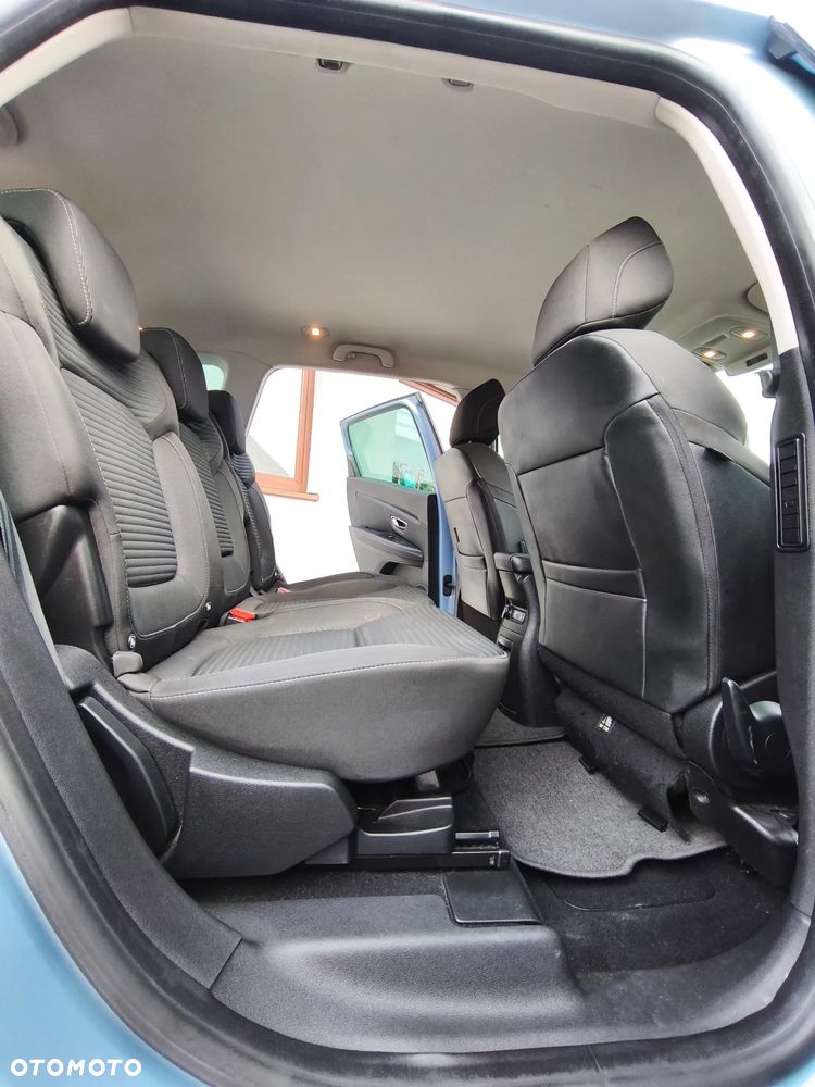 Renault Grand Scenic - 12
