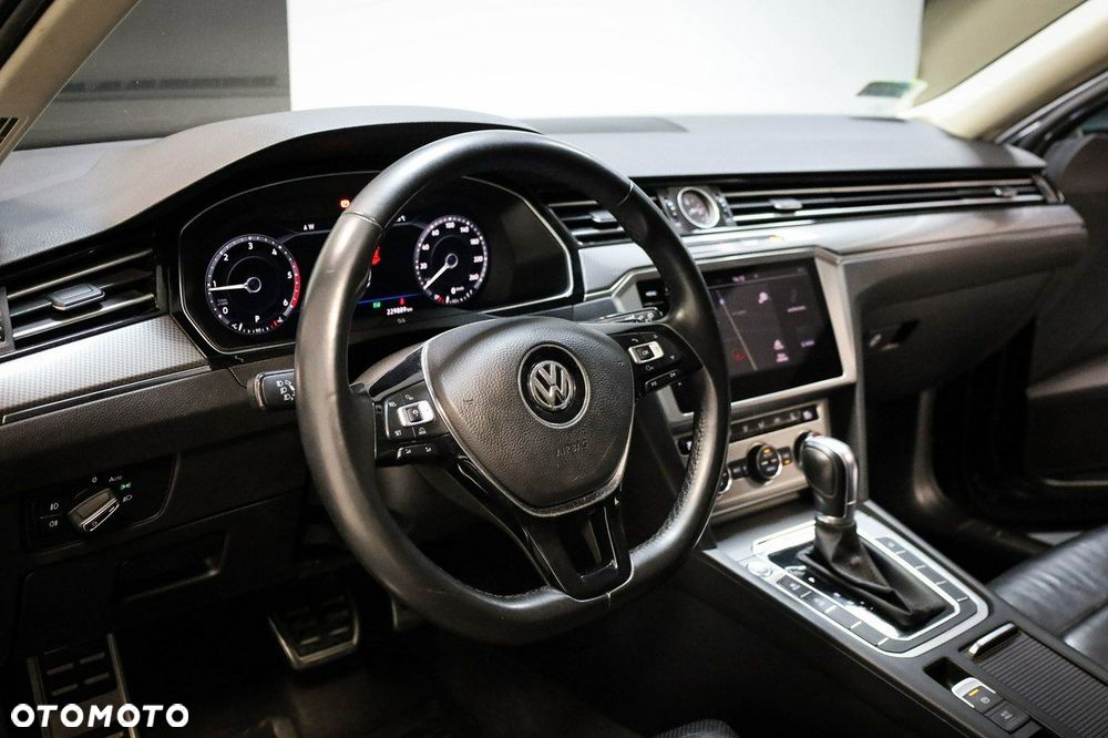 Volkswagen Passat - 14