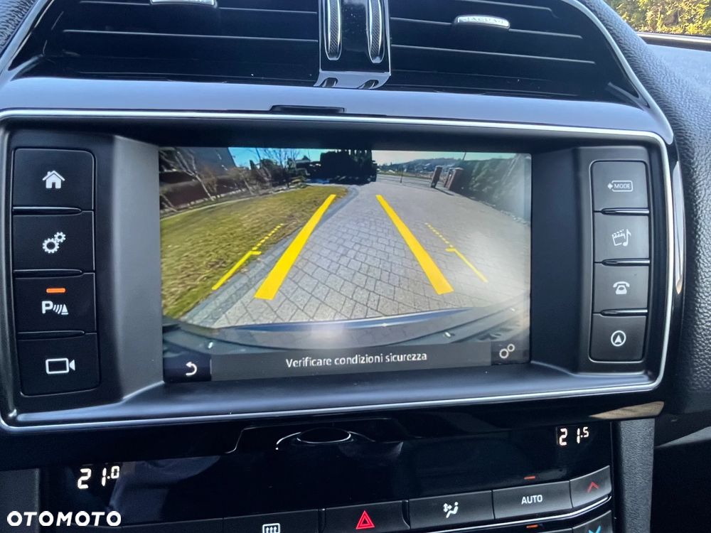 Jaguar F-Pace 20d Portfolio - 31