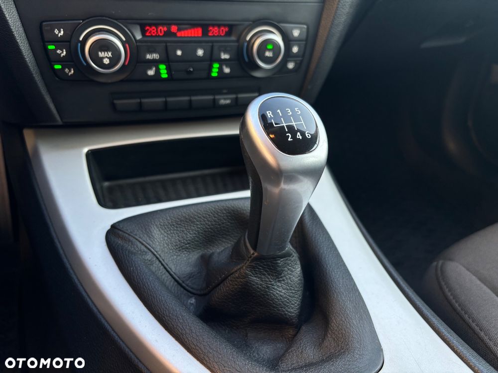 BMW Seria 3 318d DPF Edition Lifestyle - 20