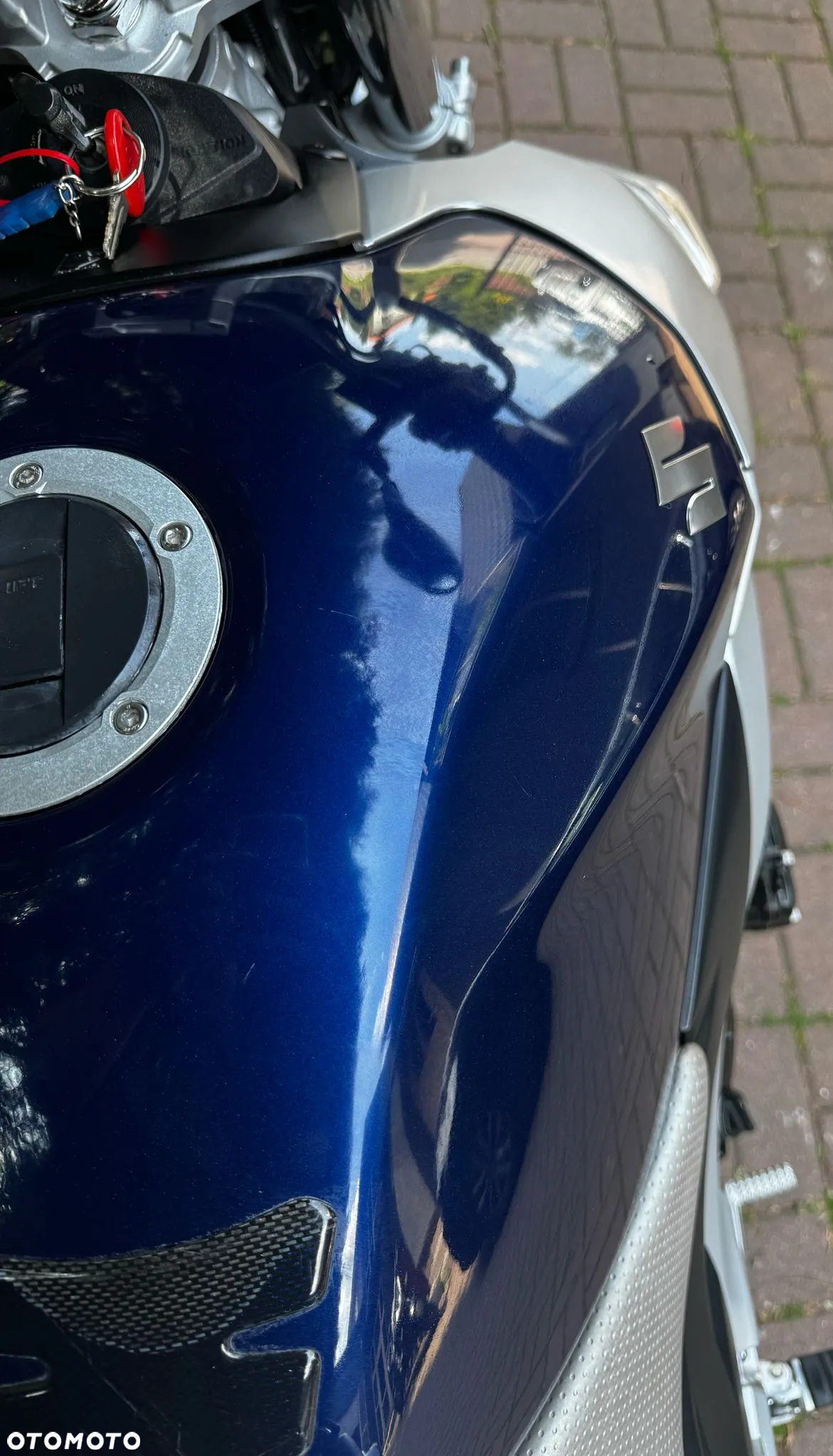 Suzuki GSR - 17