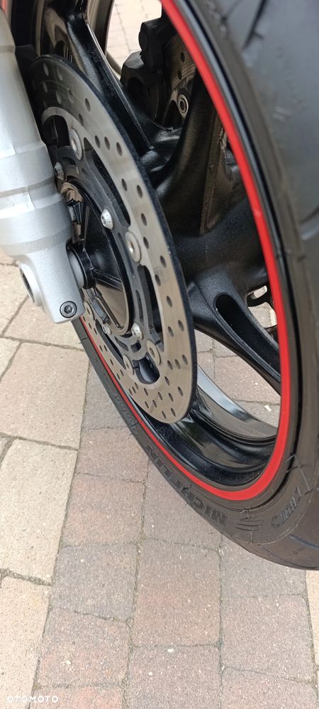 Yamaha FZ - 17