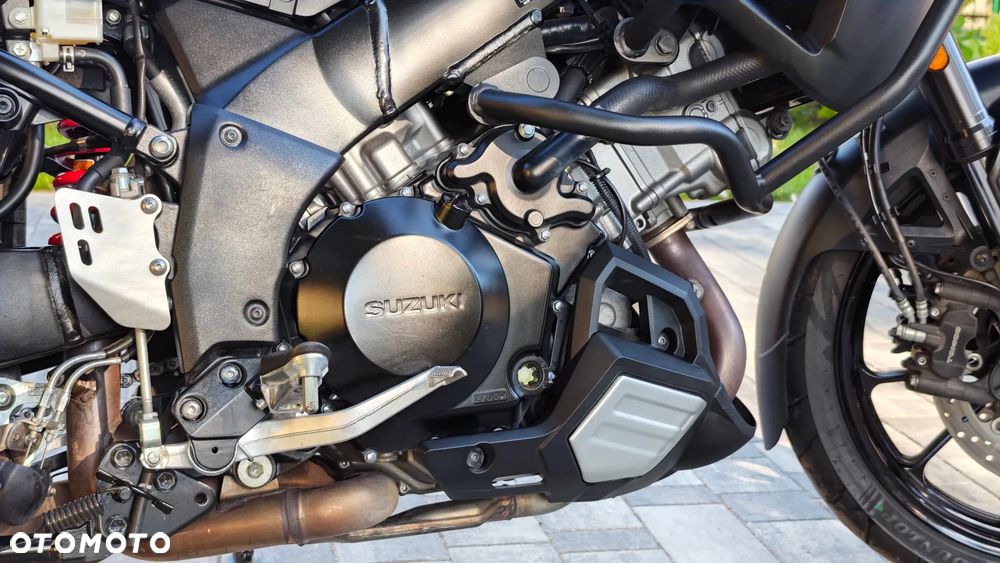 Suzuki V-STROM - 30