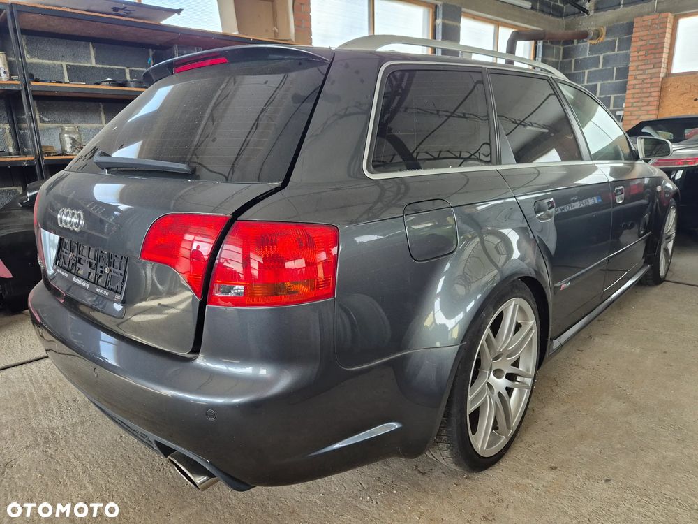 Audi RS4 Avant Avant - 4