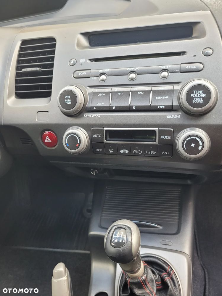 Honda Civic 1.8 Comfort - 16
