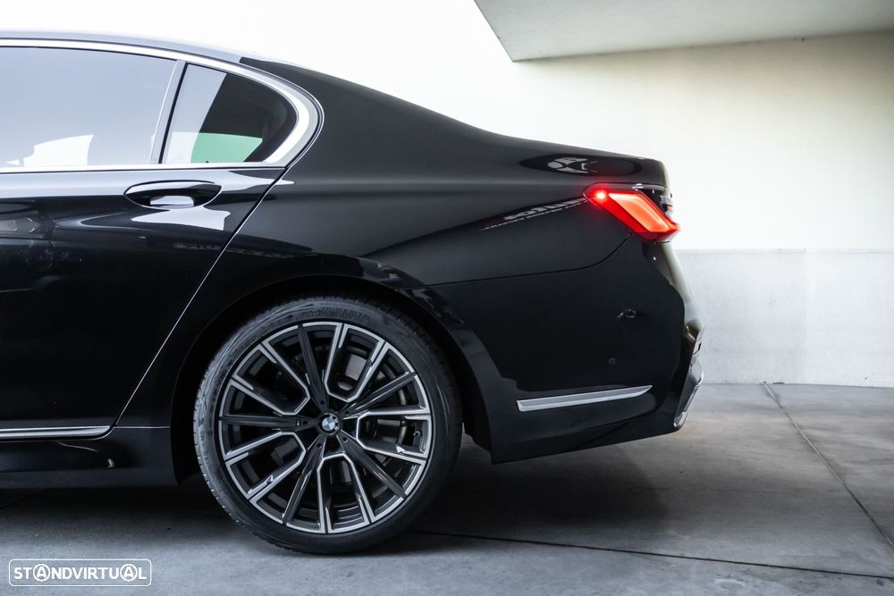 BMW 740 d xDrive Pack M Auto - 11