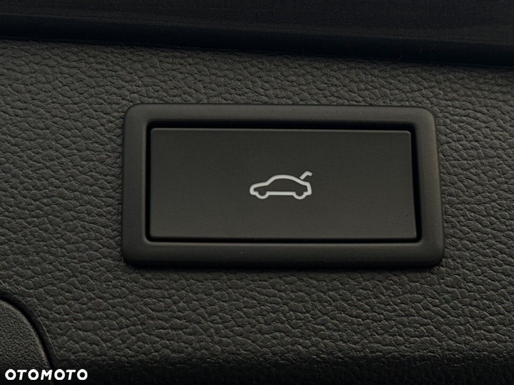 Volkswagen Passat Variant 2.0 TDI SCR 4Mot R-Line DSG - 38