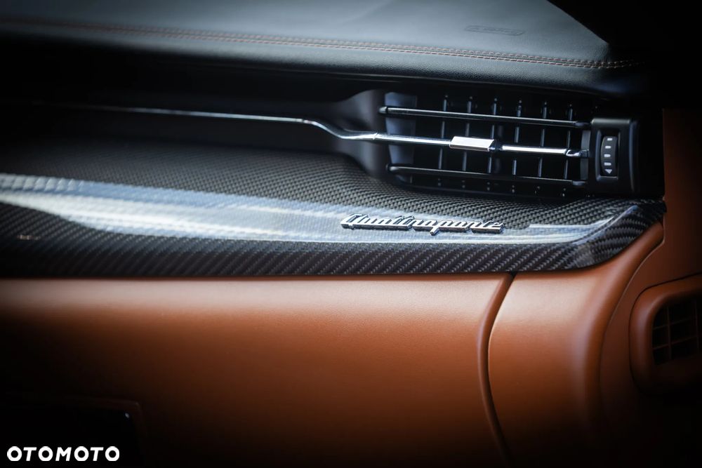 Maserati Quattroporte GranSport GTS - 19