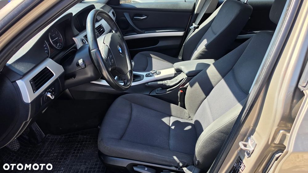 BMW Seria 3 320d - 15