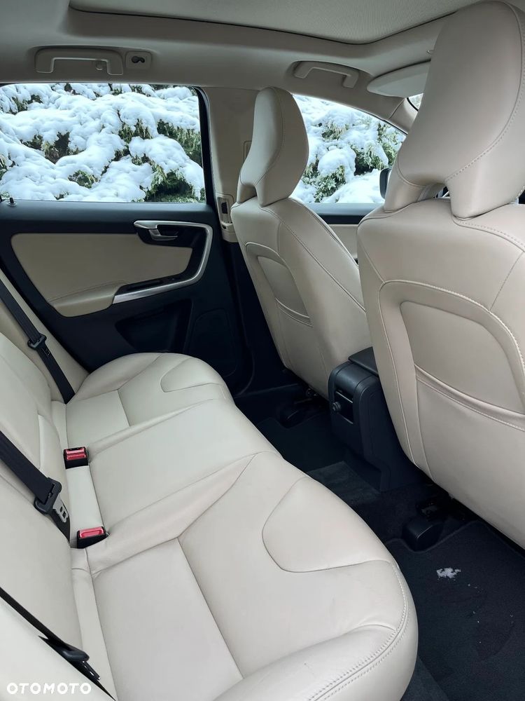 Volvo XC 60 D4 AWD Summum - 9