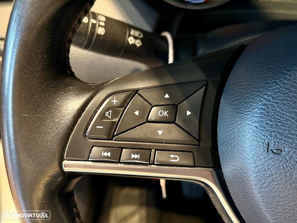 Nissan Qashqai 1.5 dCi N-Connecta J18+Led - 24