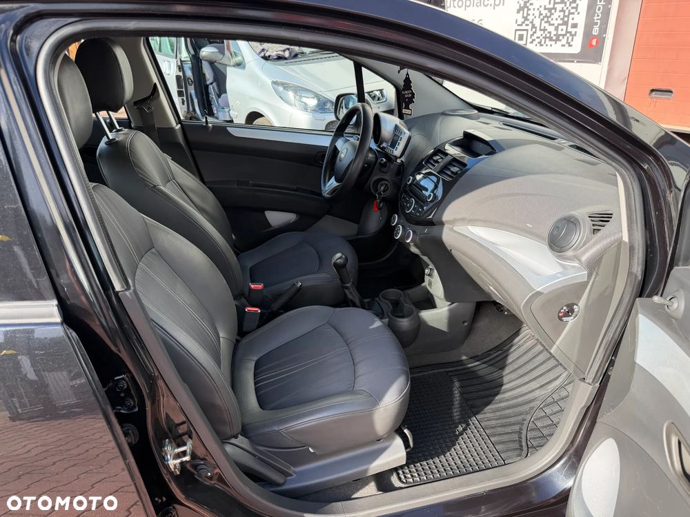 Chevrolet Spark 1.0 Base - 24