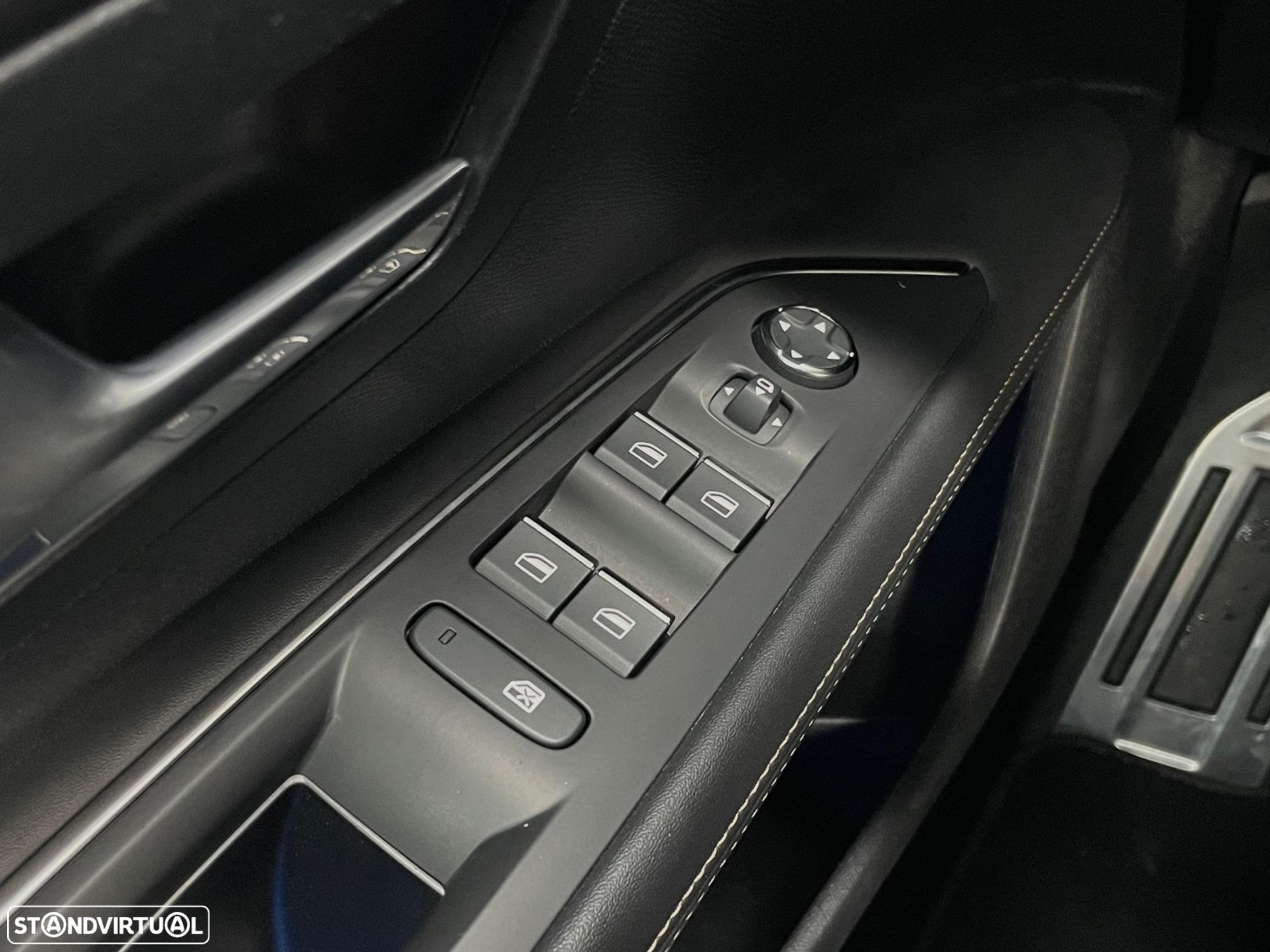 Peugeot 3008 1.2 PureTech GT EAT8 - 17