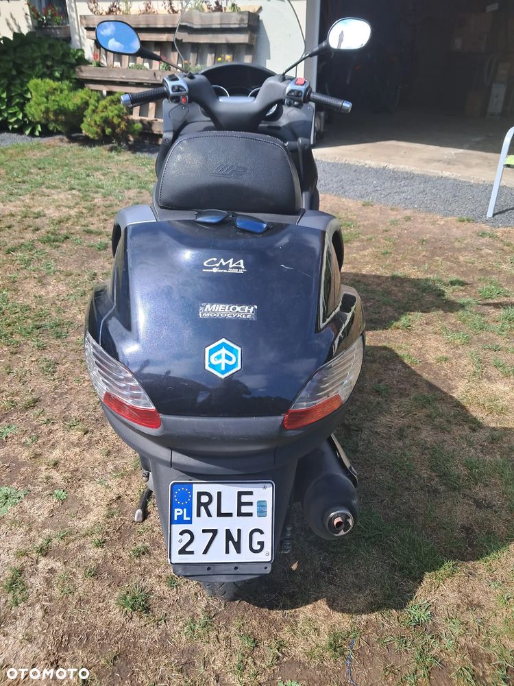 Piaggio MP-3 - 2