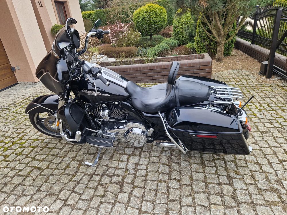 Harley-Davidson Touring Street Glide - 3