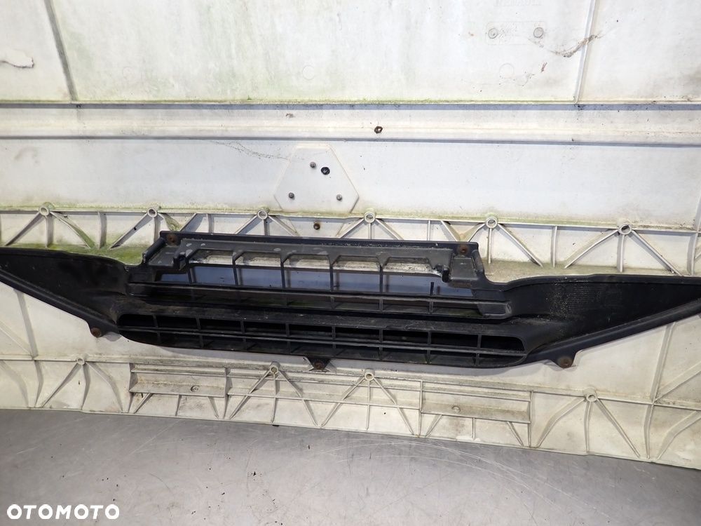 MASKA GRILL RENAULT MIDLUM 4.1 - 13