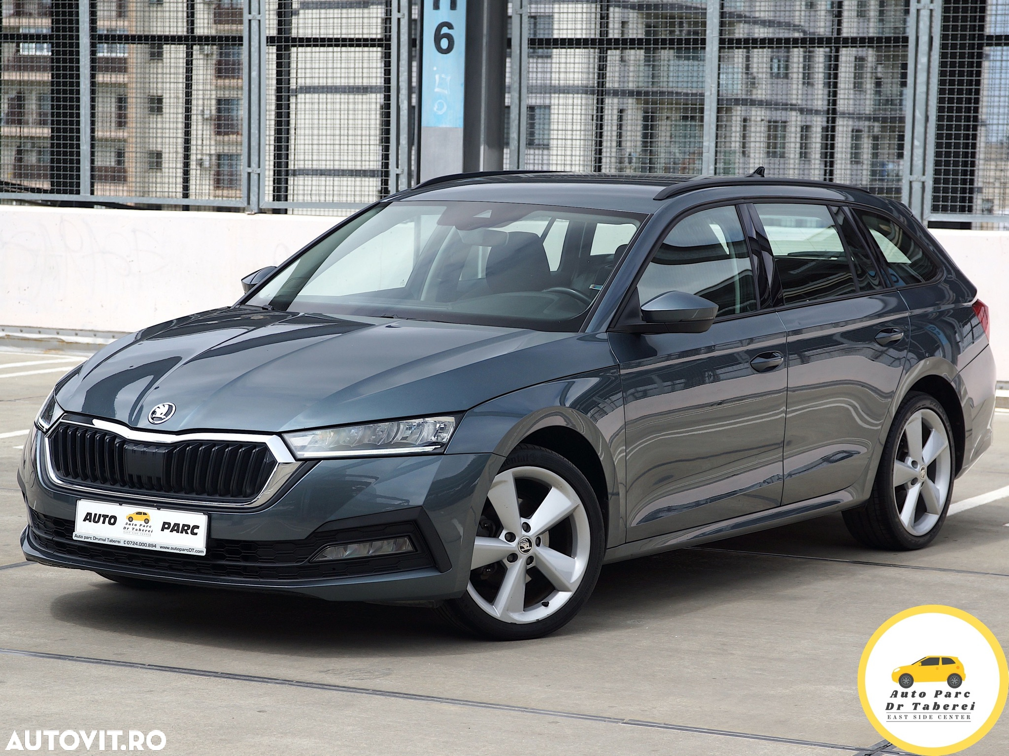 Skoda Octavia Combi Diesel 2.0 TDI DSG Style - 2
