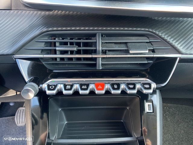 Peugeot 208 1.2 PureTech Allure - 23