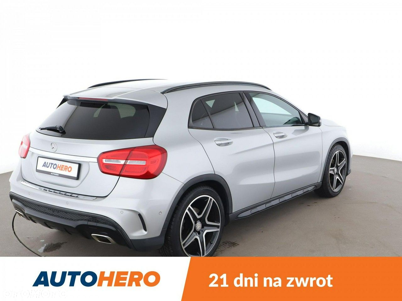 Mercedes-Benz GLA - 8