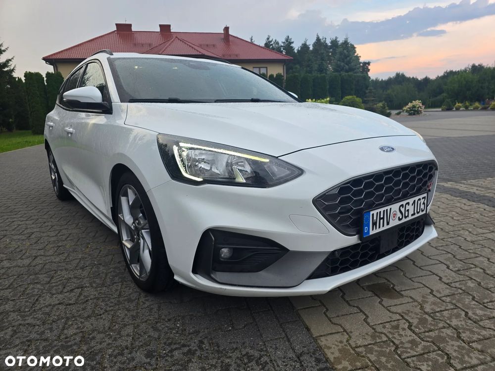 Ford Focus SW 2.0 EcoBlue ST - 32